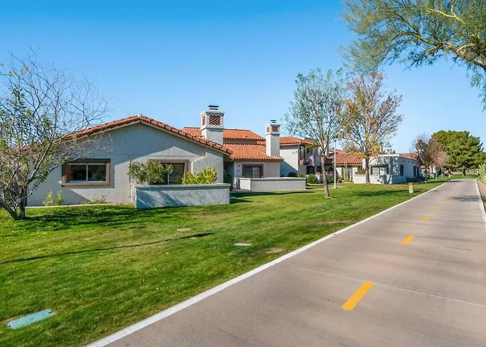 Holiday home Patio View Of Golf & Mountain View, Pets Welcome