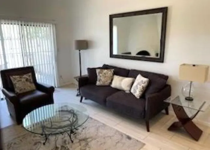 Patio View Of Golf & Mountain View, Pets Welcome Holiday home *